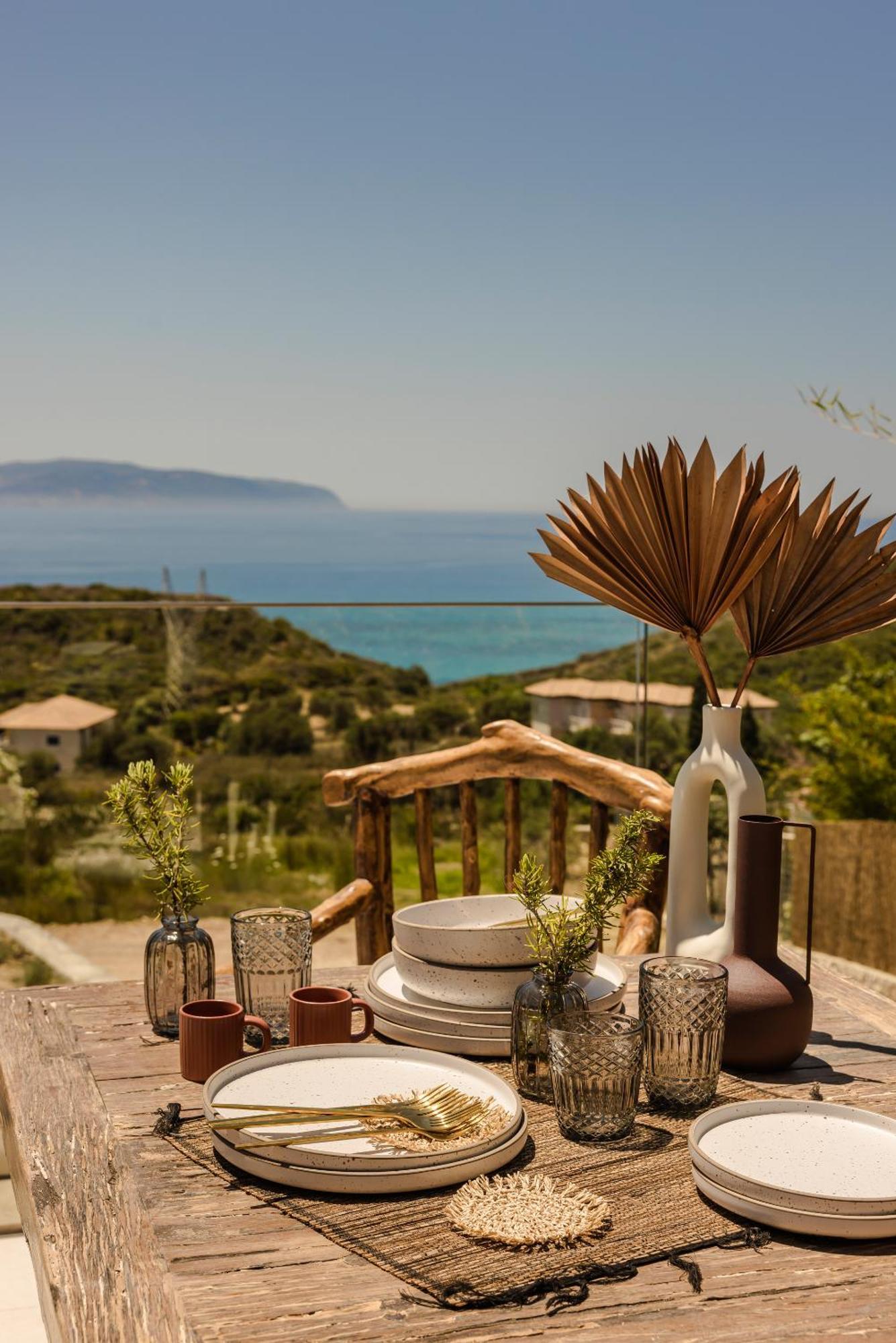 Hilaritas Luxury Suites Sea View, Private Pool & Jacuzzi Paradise Ratzaklion Exterior photo