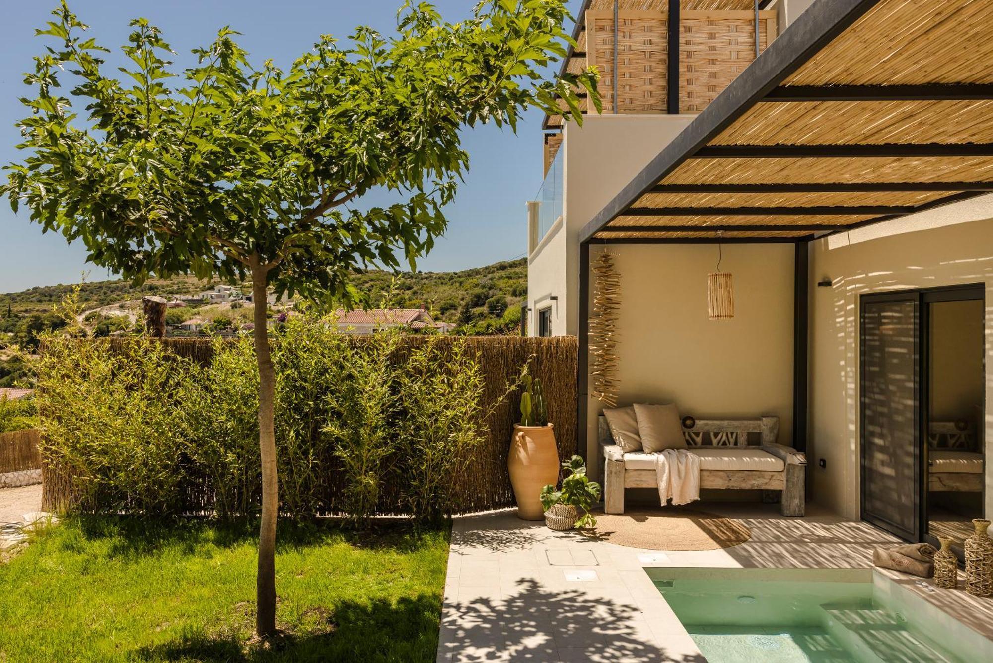 Hilaritas Luxury Suites Sea View, Private Pool & Jacuzzi Paradise Ratzaklion Exterior photo