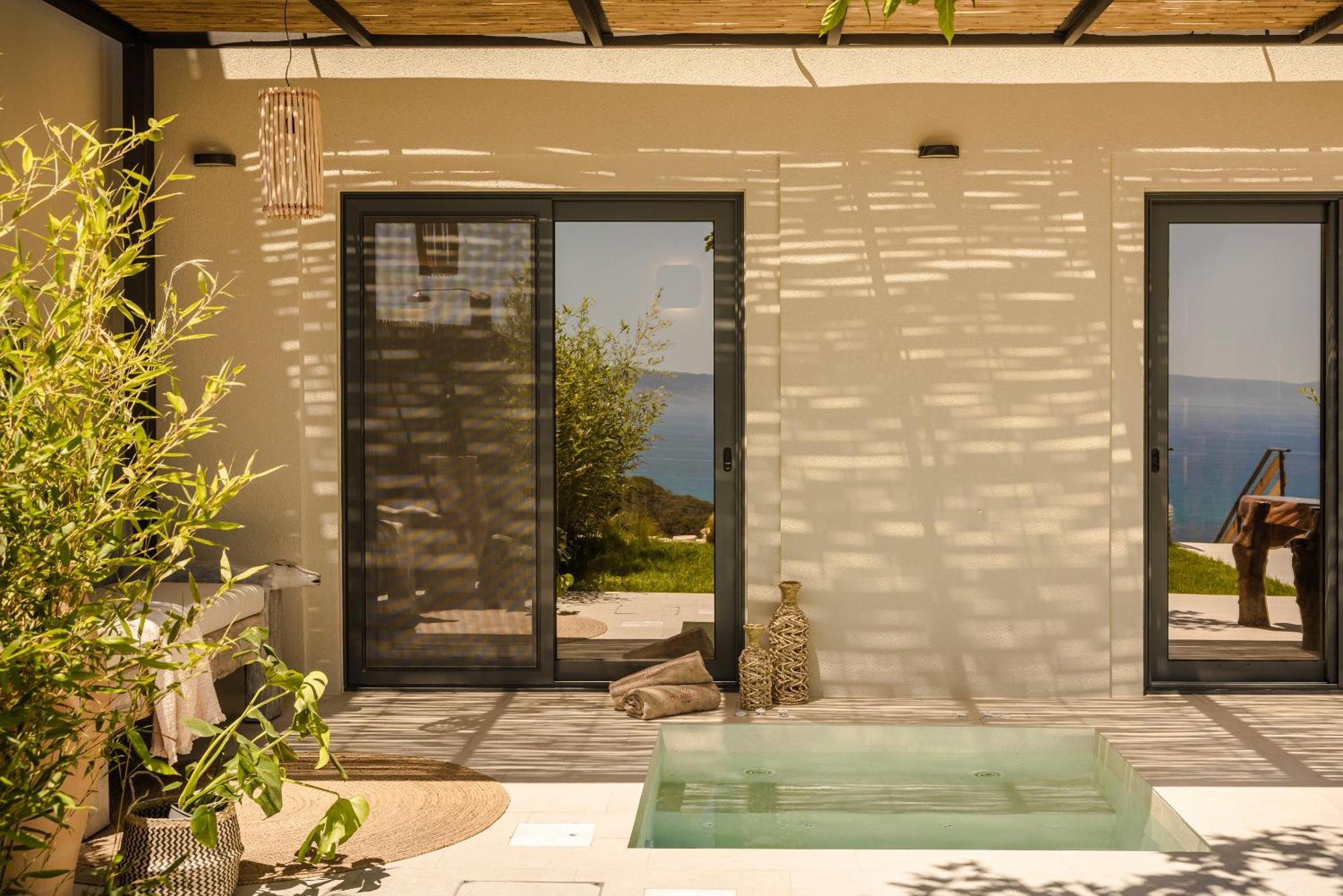 Hilaritas Luxury Suites Sea View, Private Pool & Jacuzzi Paradise Ratzaklion Exterior photo